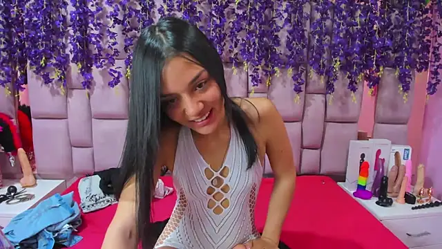 Snapshot of Bich_Anal_ chatting on 12.23.24 Bich Anal  online show from 12.23.24