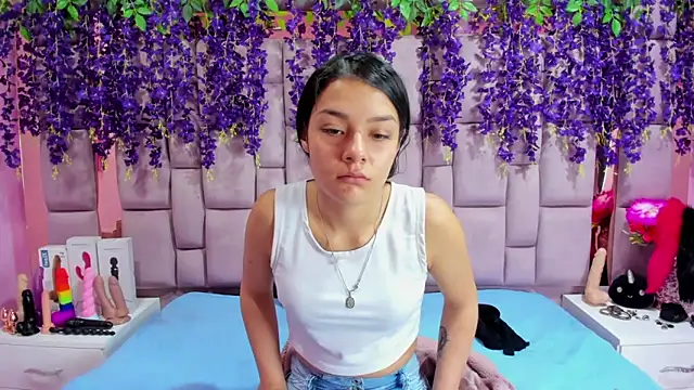 Snapshot of Bich_Anal_ chatting on 01.10.25 Bich Anal  online show from 01.10.25