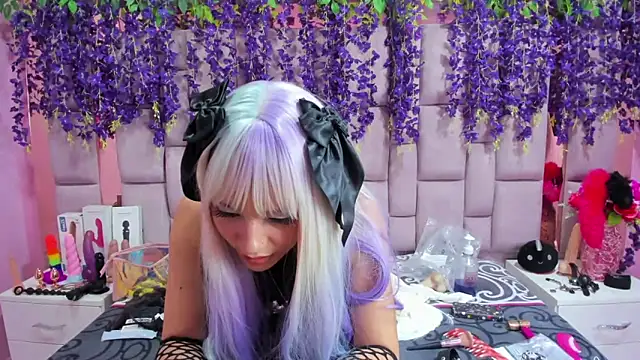 Snapshot of Bich_Anal_ chatting on 02.13.25 Bich Anal  online show from 02.13.25