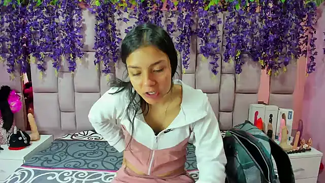 Snapshot of Bich_Anal_ chatting on 02.24.25 Bich Anal  online show from 02.24.25