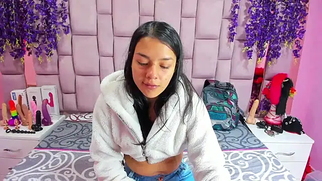 Snapshot of Bich_Anal_ chatting on 03.08.25 Bich Anal  online show from 03.08.25