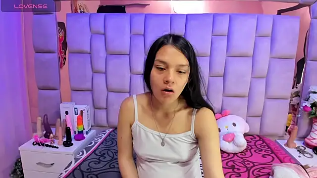 Snapshot of Bich_Anal_ chatting on 09.10.25 Bich Anal  online show from 09.10.25