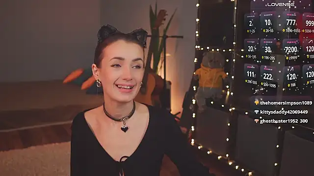 Snapshot of bananya_kitty chatting on 02.08.25 bananya kitty online show from 02.08.25