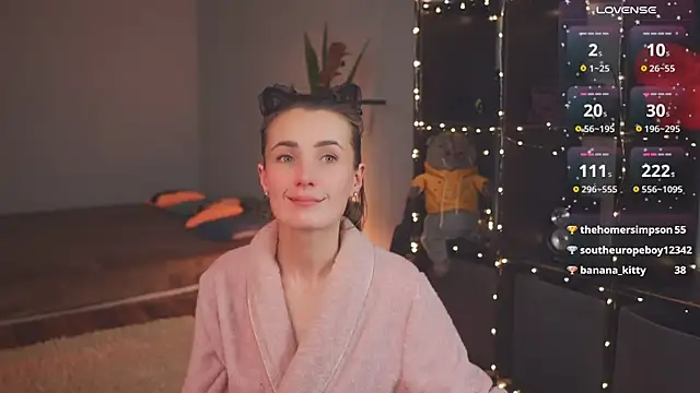 Snapshot of bananya_kitty chatting on 02.13.25 bananya kitty online show from 02.13.25