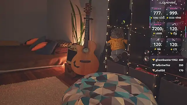 Snapshot of bananya_kitty chatting on 03.11.25 bananya kitty online show from 03.11.25