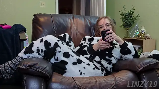 Linzy 19 online show from 01.12.25