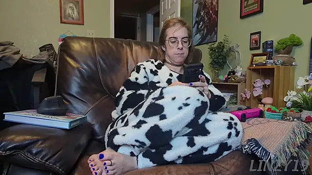 Linzy 19 online show from 01.22.25