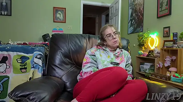 Linzy 19 online show from 01.24.25