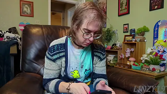 Linzy 19 online show from 01.28.25