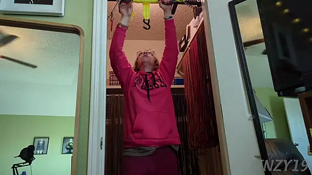 Linzy 19 online show from 01.30.25