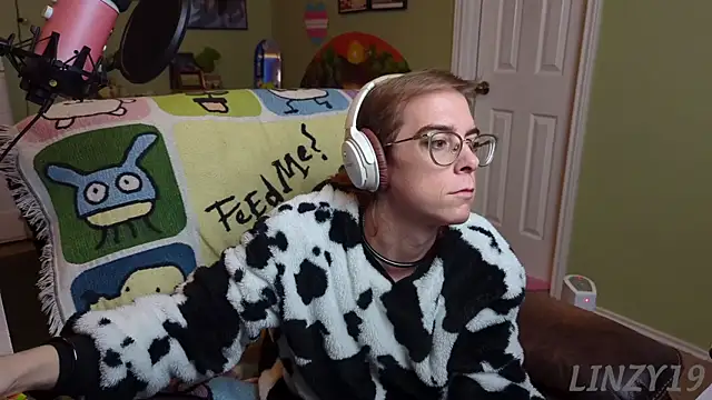 Linzy 19 online show from 02.22.25