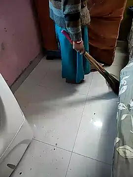 COUPLLE VILLAGE online show from 02.01.25