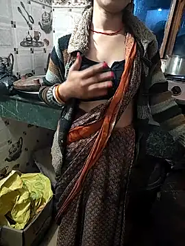 COUPLLE VILLAGE online show from 02.02.26