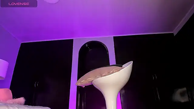 emily roberts1 online show from 01.12.25