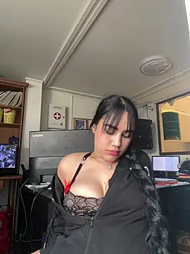 emily roberts1 online show from 01.28.25