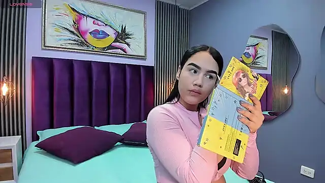 emily roberts1 online show from 02.25.25