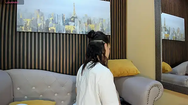 emily roberts1 online show from 09.26.25