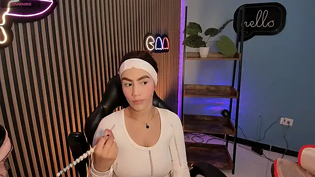 emily roberts1 online show from 12.16.25