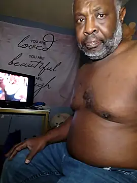 Snapshot of macnificent1fr chatting on 02.05.25 macnificent1fr online show from 02.05.25