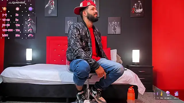 Snapshot of Thiagogomez chatting on 01.08.25 Thiagogomez online show from 01.08.25