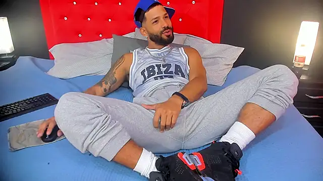 Snapshot of Thiagogomez chatting on 02.20.25 Thiagogomez online show from 02.20.25