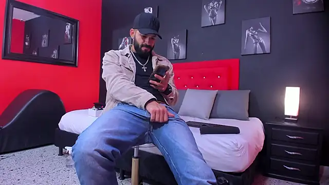 Snapshot of Thiagogomez chatting on 11.06.25 Thiagogomez online show from 11.06.25