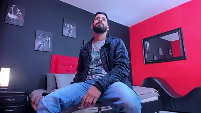 Snapshot of Thiagogomez chatting on 11.21.25 Thiagogomez online show from 11.21.25