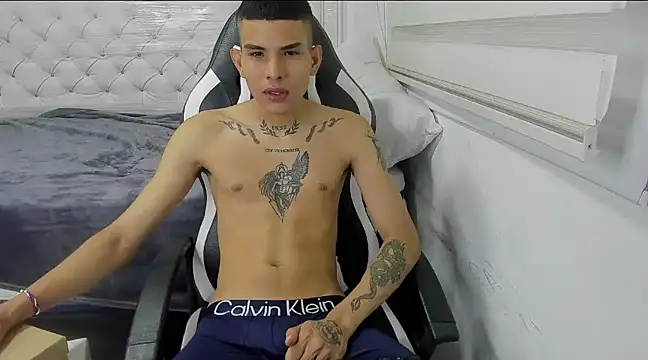 Snapshot of hot_king20 chatting on 02.17.25 hot king20 online show from 02.17.25