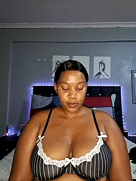 Snapshot of Toya_P chatting on 09.13.25 Toya P online show from 09.13.25