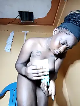 Snapshot of booty_big chatting on 09.10.25 booty big online show from 09.10.25