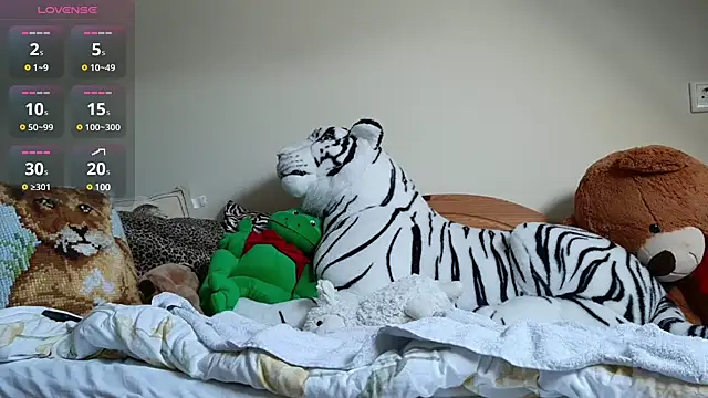 Snapshot of Love_Bert chatting on 03.04.25 Love Bert online show from 03.04.25