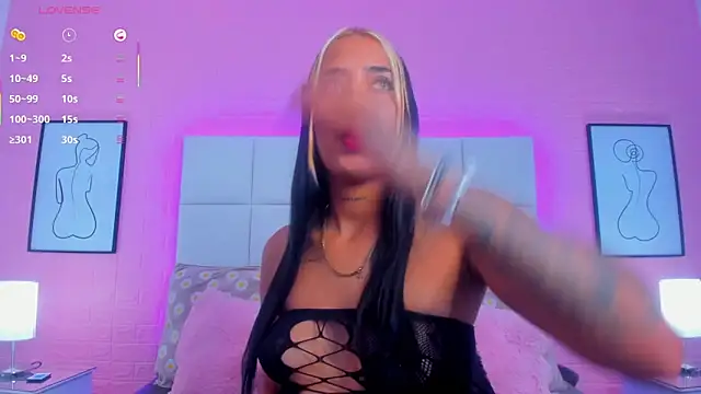 Snapshot of charlotte_kisss chatting on 05.31.26 charlotte kisss online show from 05.31.26