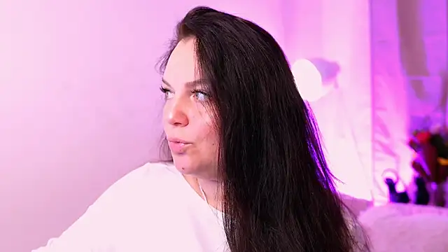 Snapshot of ameliaminkx chatting on 10.29.25 ameliaminkx online show from 10.29.25