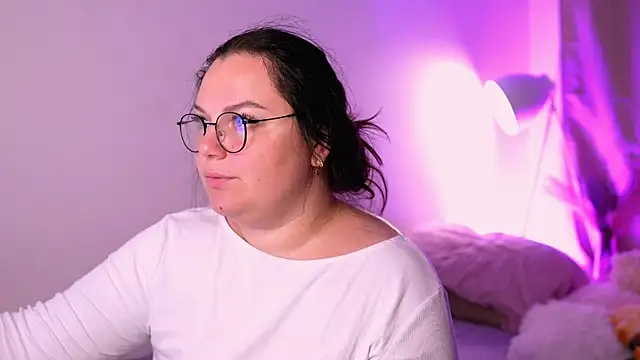 Snapshot of ameliaminkx chatting on 11.06.25 ameliaminkx online show from 11.06.25