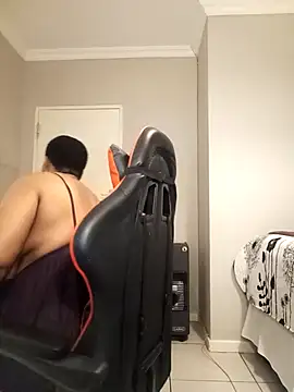 bustylisa1983 online show from 12.18.25