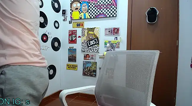 9 Fernanda 9 online show from 02.14.25