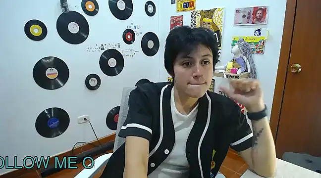 9 Fernanda 9 online show from 02.27.25