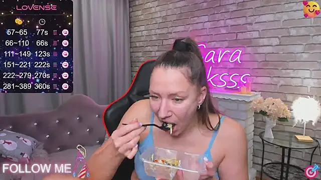 Snapshot of SarahCoksss chatting on 01.11.25 SarahCoksss online show from 01.11.25