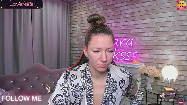 Snapshot of SarahCoksss chatting on 01.18.25 SarahCoksss online show from 01.18.25