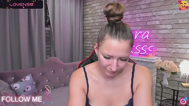 Snapshot of SarahCoksss chatting on 01.26.25 SarahCoksss online show from 01.26.25