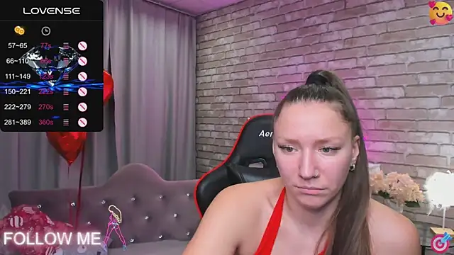 Snapshot of SarahCoksss chatting on 02.11.25 SarahCoksss online show from 02.11.25