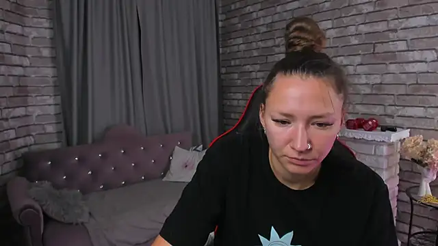 Snapshot of SarahCoksss chatting on 10.14.25 SarahCoksss online show from 10.14.25