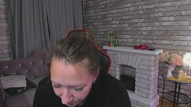 Snapshot of SarahCoksss chatting on 10.22.25 SarahCoksss online show from 10.22.25