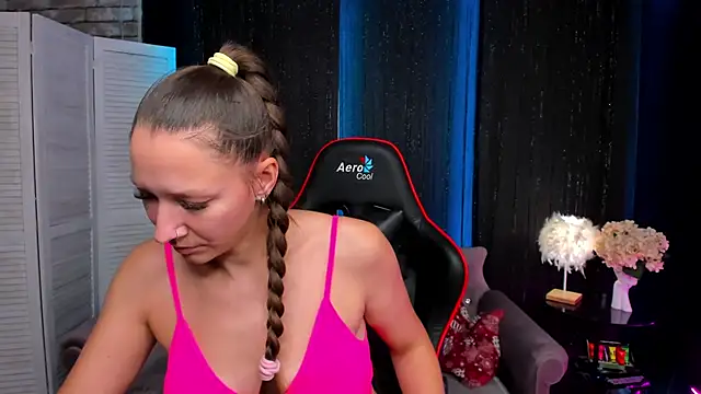 Snapshot of SarahCoksss chatting on 11.09.25 SarahCoksss online show from 11.09.25