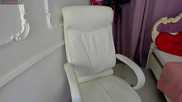 Snapshot of Lily_Marlin chatting on 05.29.26 Lily Marlin online show from 05.29.26