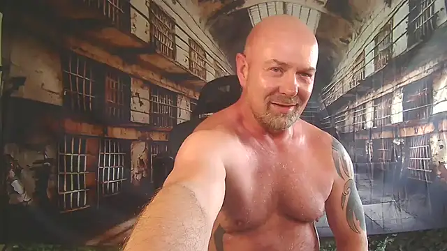 Snapshot of ManlyPrisonGuy chatting on 05.19.26 ManlyPrisonGuy online show from 05.19.26