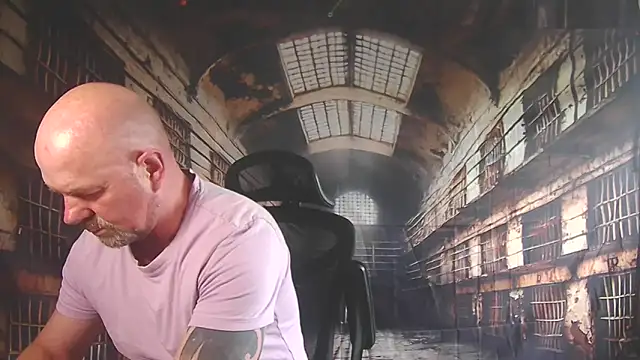 Snapshot of ManlyPrisonGuy chatting on 06.01.26 ManlyPrisonGuy online show from 06.01.26