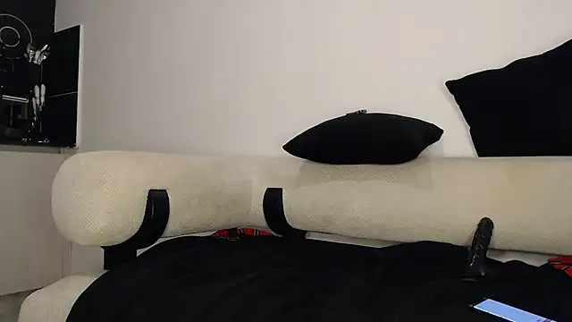 CurvyGlass online show from 02.05.26