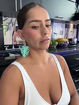 Mau White online show from 12.10.24