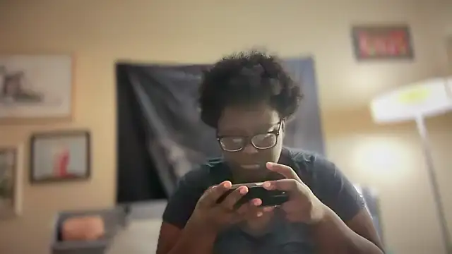 Yagurl  west online show from 01.25.25